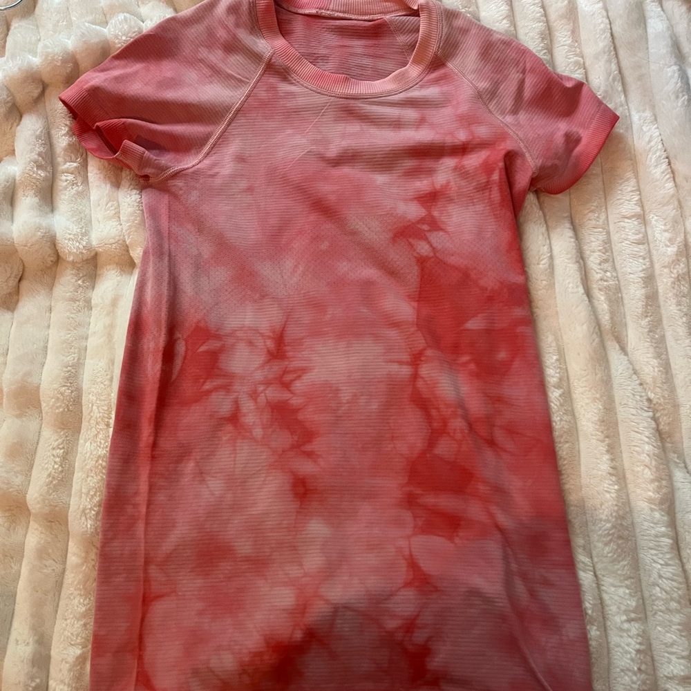 Marble Dye Raspberry Cream Swiftly Tech Tee 2.0 size 4